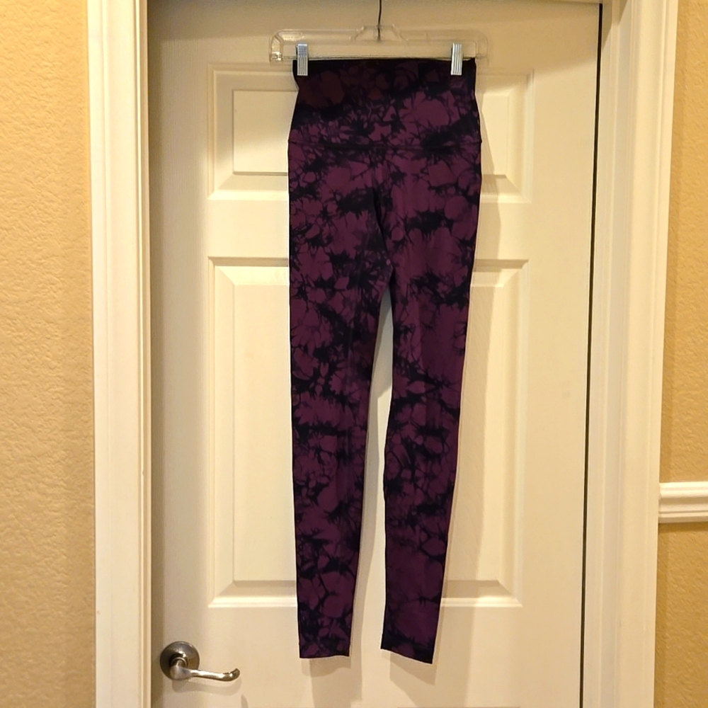 Lululemon leggings size 2 tall, deep purple & black coloring